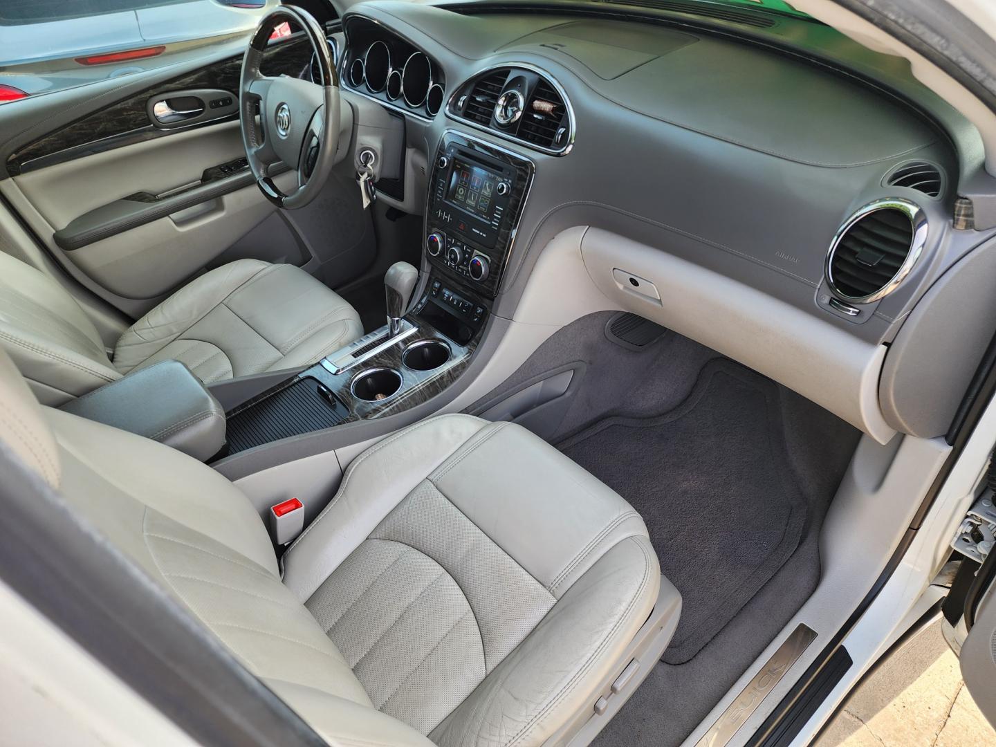 2014 WHITE Buick Enclave Leather (5GAKRBKD2EJ) with an 3.6L V6 DOHC 24V engine, 6-Speed Automatic Overdrive transmission, located at 2660 S.Garland Avenue, Garland, TX, 75041, (469) 298-3118, 32.885387, -96.656776 - Photo#21